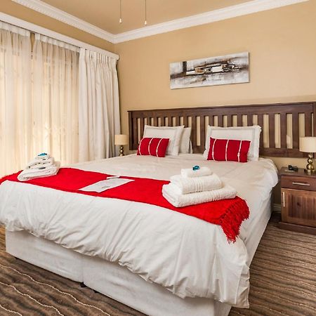Guesthouse De Tijger Lodge Parow Esterno foto