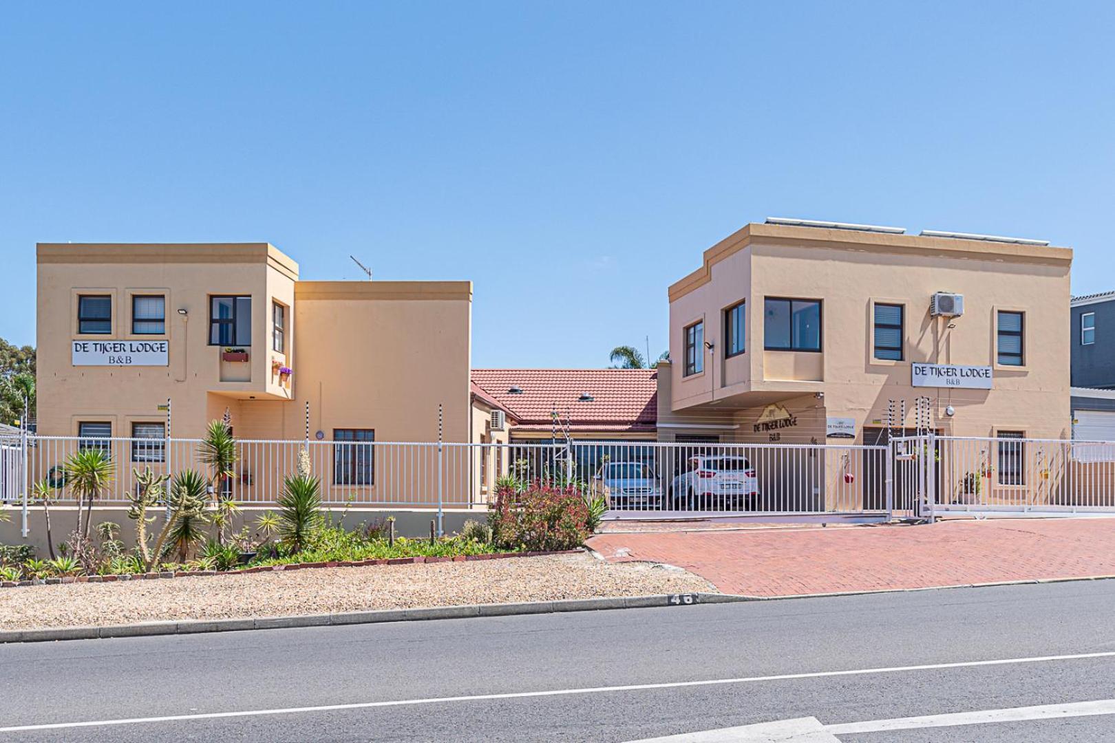 Guesthouse De Tijger Lodge Parow Esterno foto