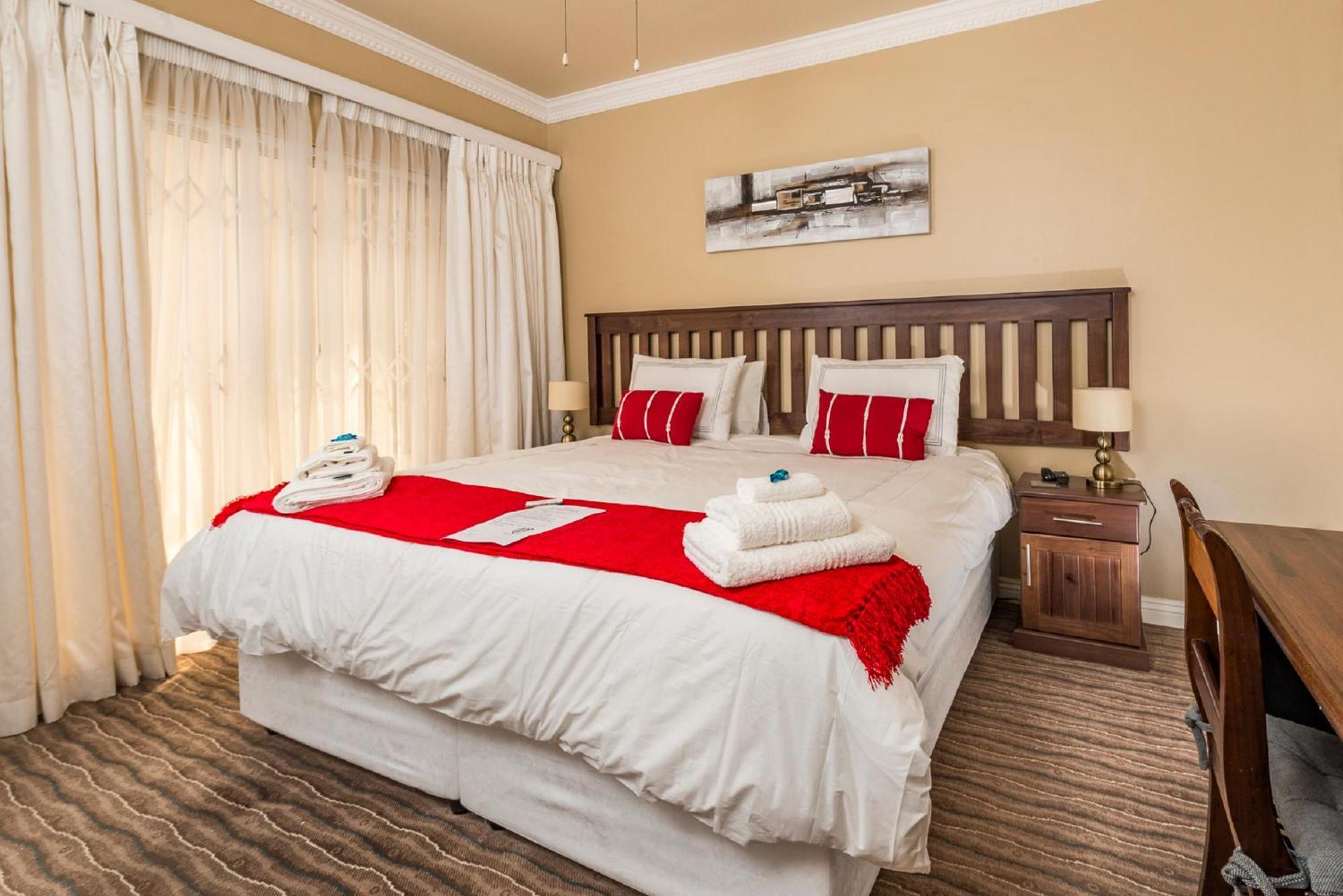 Guesthouse De Tijger Lodge Parow Esterno foto