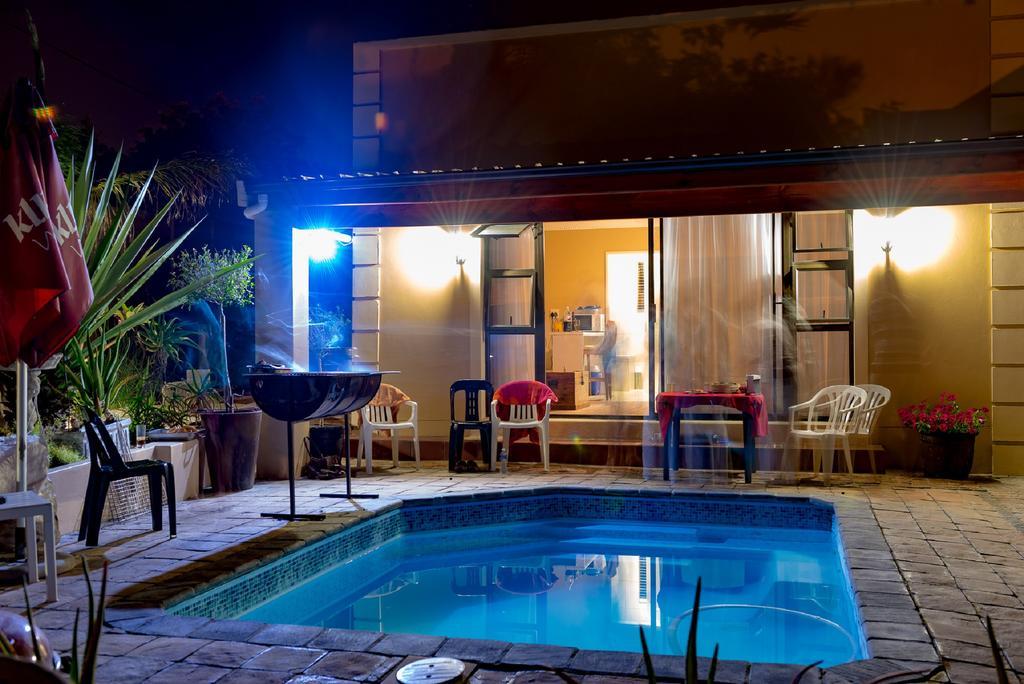 Guesthouse De Tijger Lodge Parow Esterno foto
