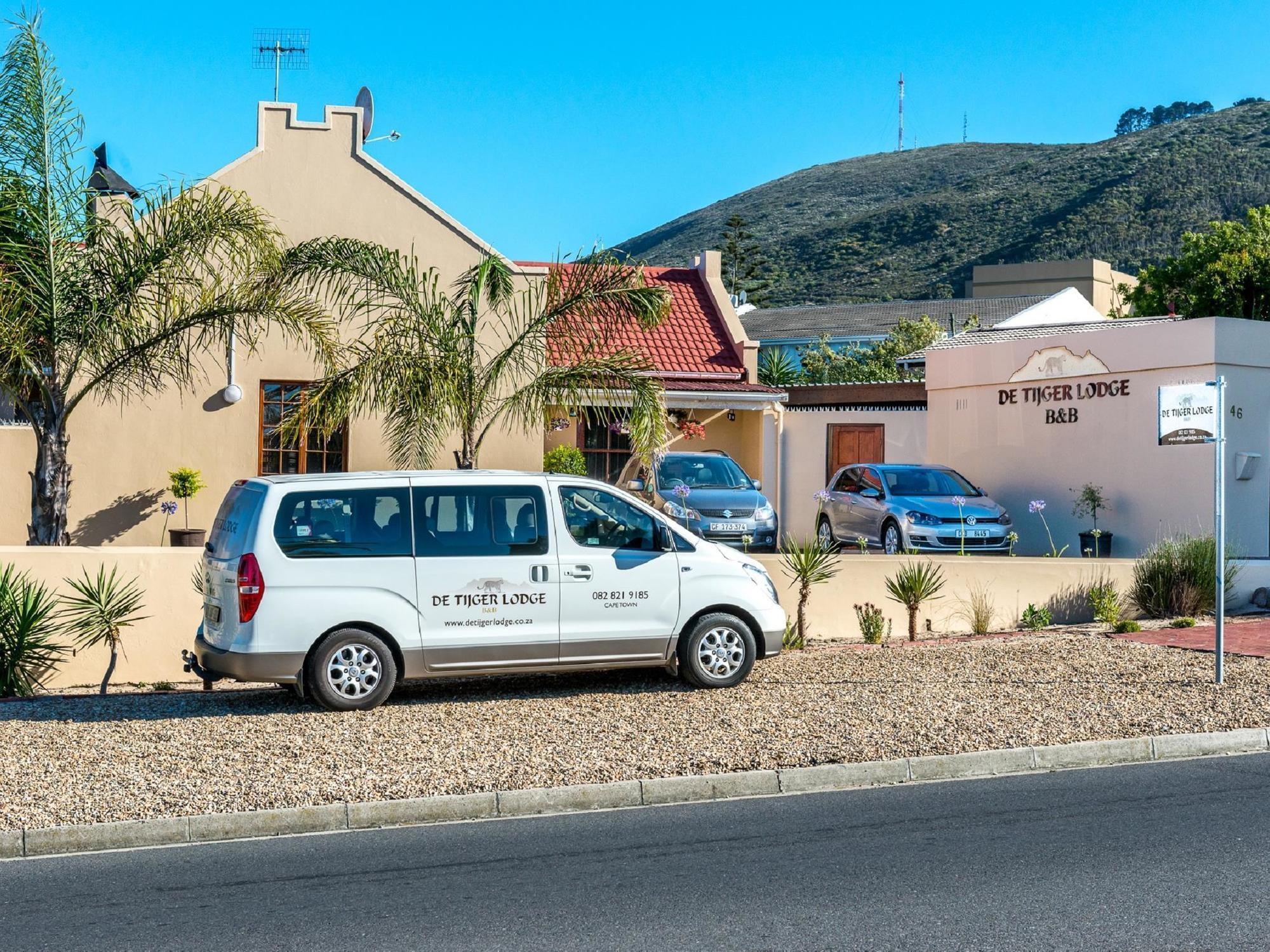 Guesthouse De Tijger Lodge Parow Esterno foto