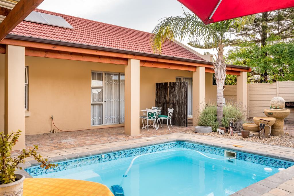 Guesthouse De Tijger Lodge Parow Esterno foto